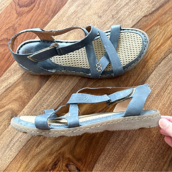 Born Trinidad leather strappy walking sandals cushioned sole - Picture 3 of 13